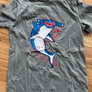 Graphic Shark T-Shirt Valentine’s Day xl kids 16 NWT